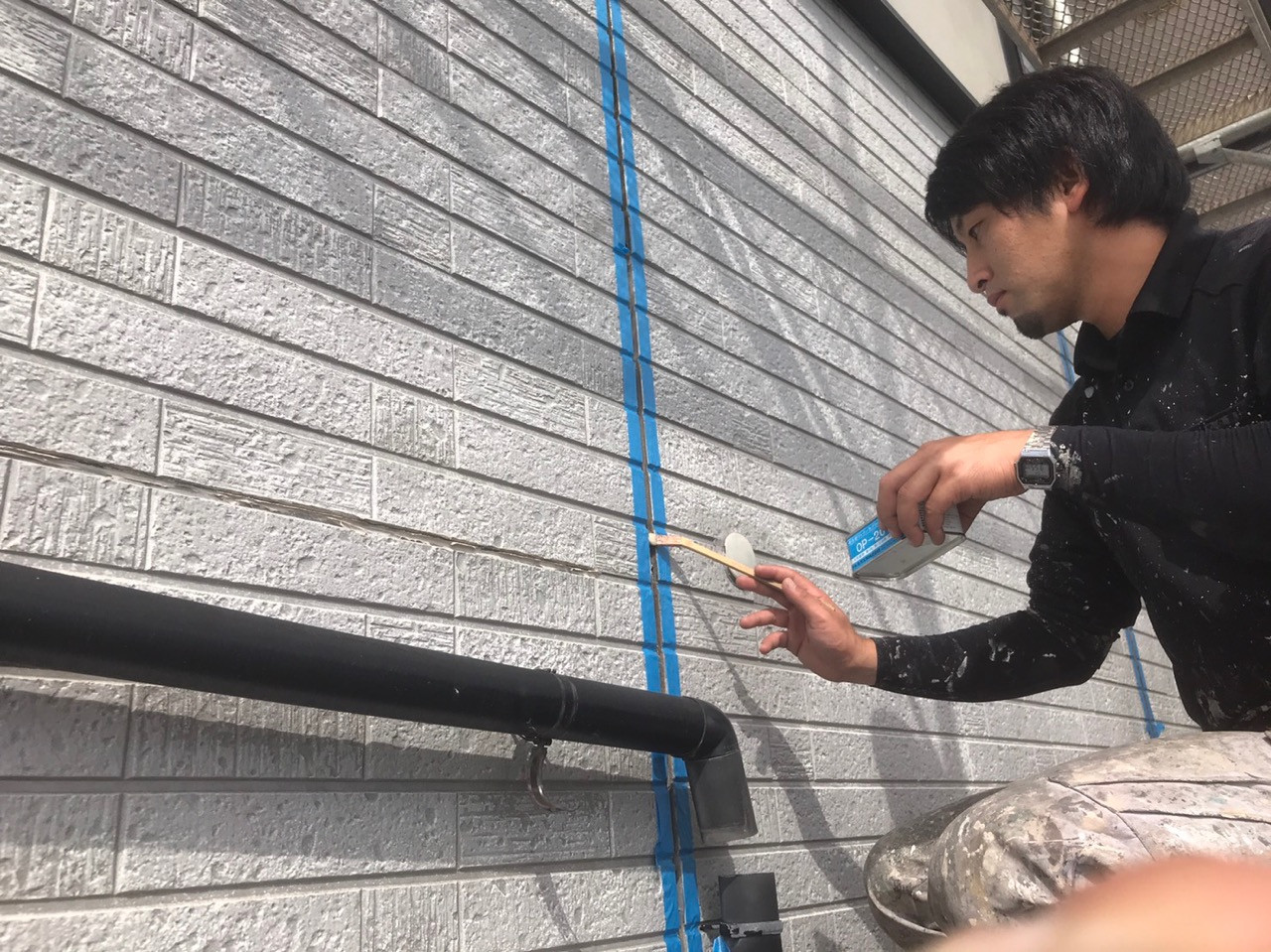 シーリング（コーキング）防水で雨漏りを止めます香川県高松市の【ユウ建装】です